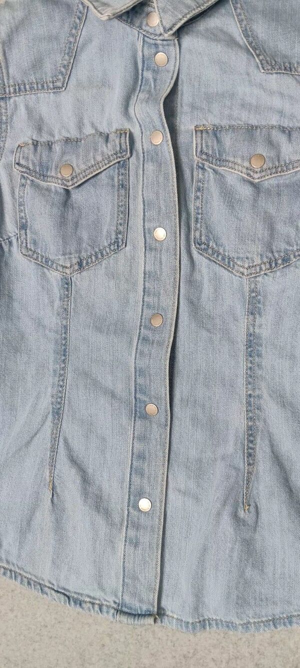 Universal Thread Snap Button Denim Trucker Western Shirt Size 4 Light Wash Boho - Picture 7 of 12